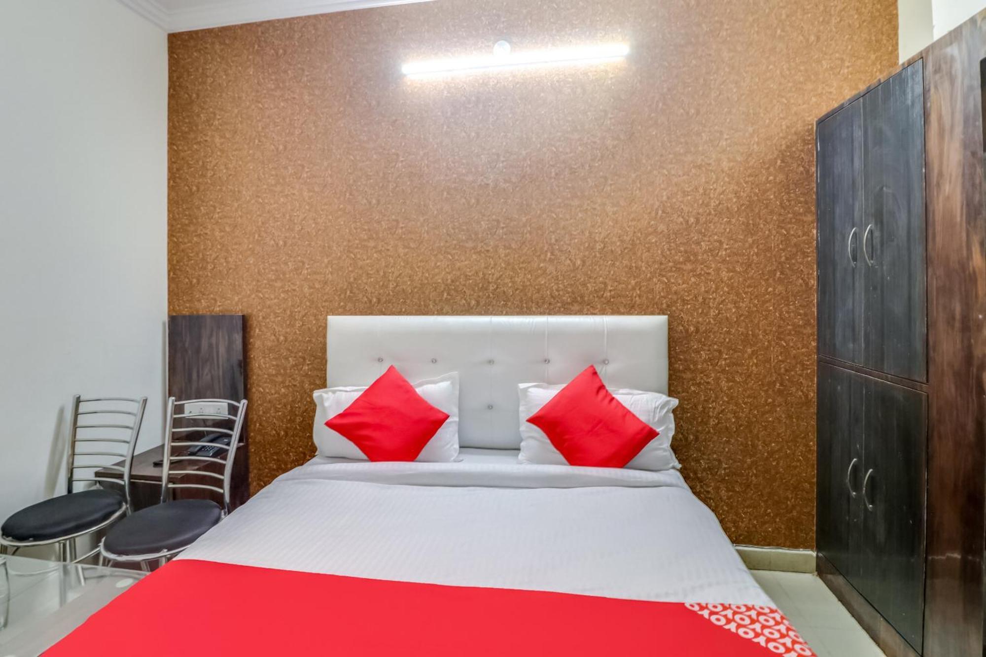 Hotel O Rodstar Chinhat Kültér fotó