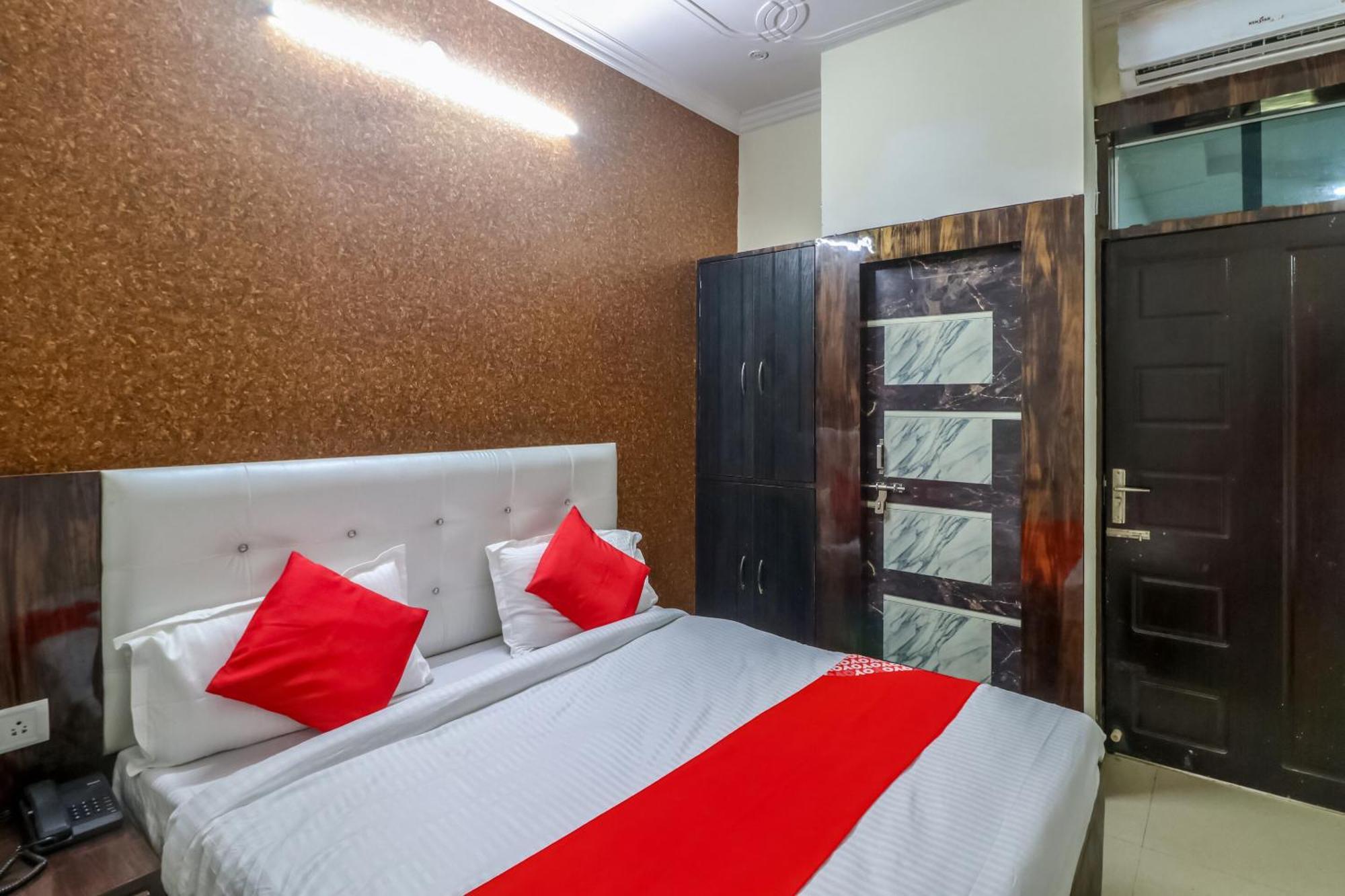 Hotel O Rodstar Chinhat Kültér fotó