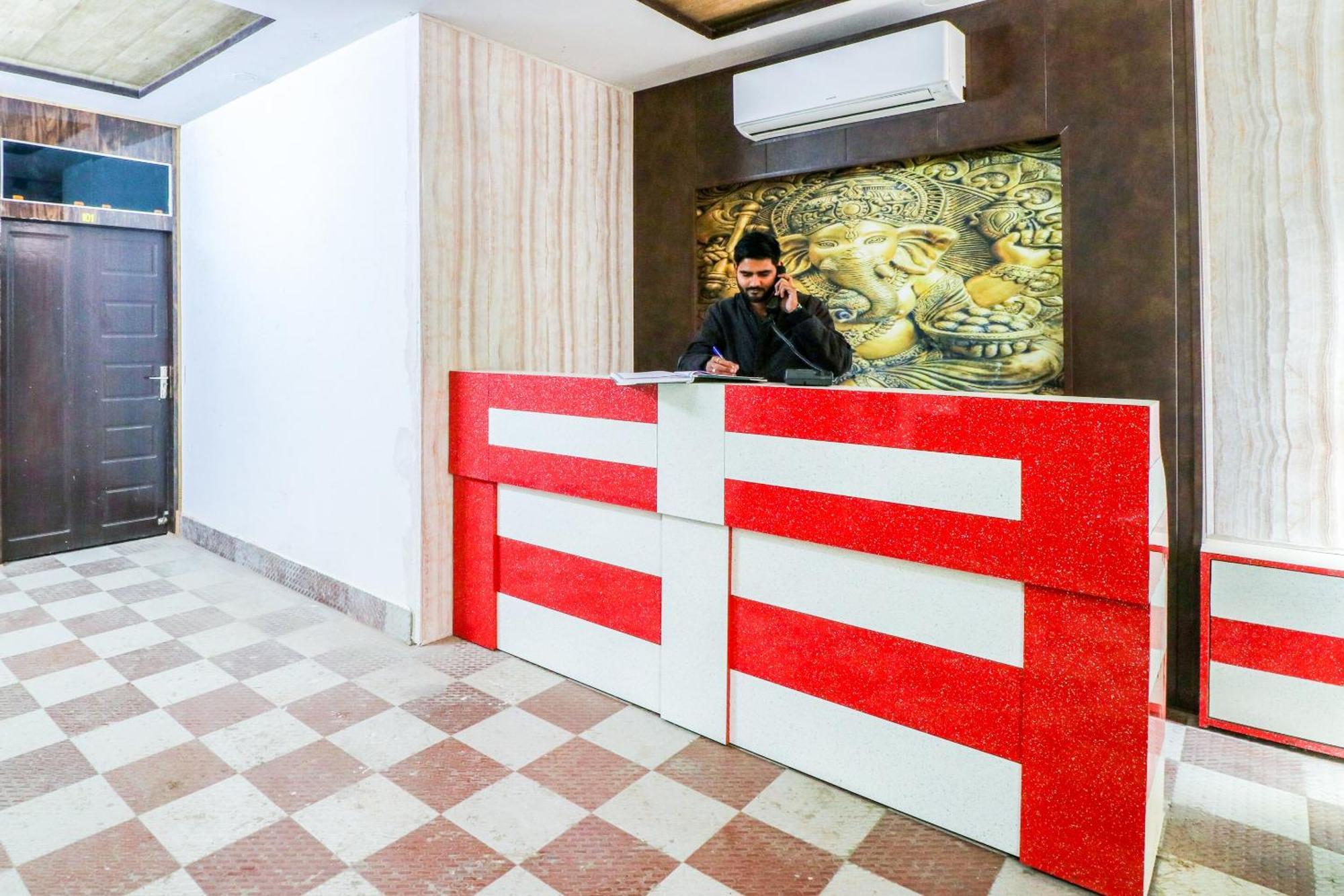 Hotel O Rodstar Chinhat Kültér fotó