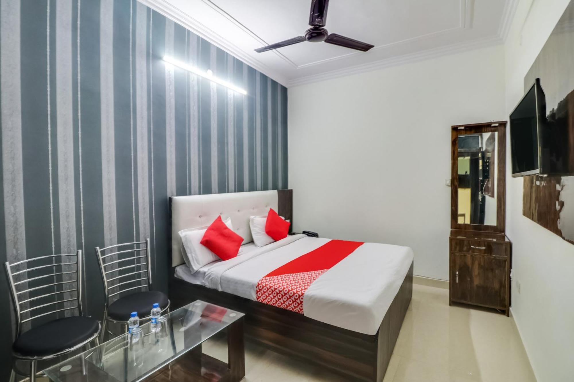 Hotel O Rodstar Chinhat Kültér fotó