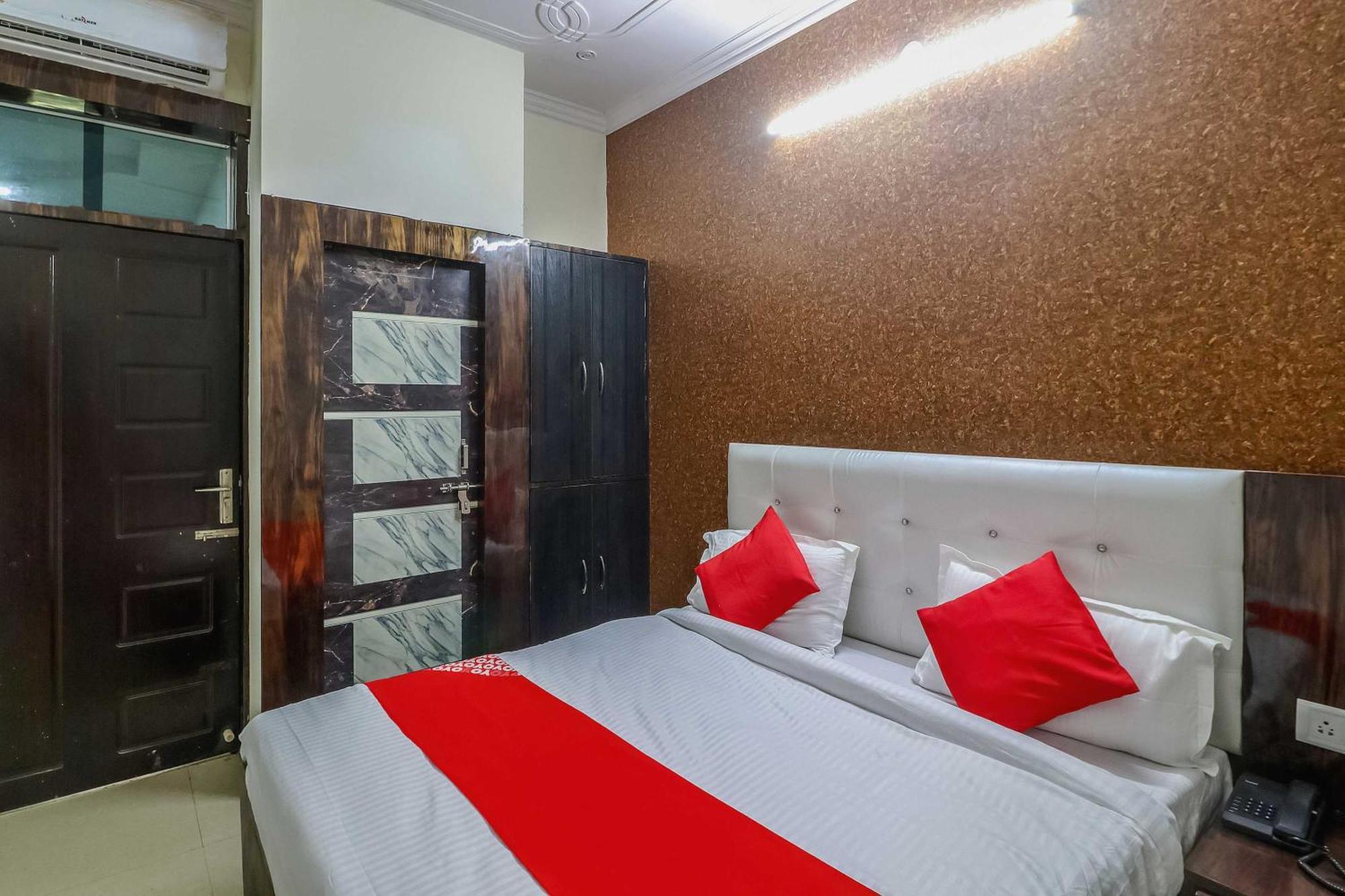 Hotel O Rodstar Chinhat Kültér fotó