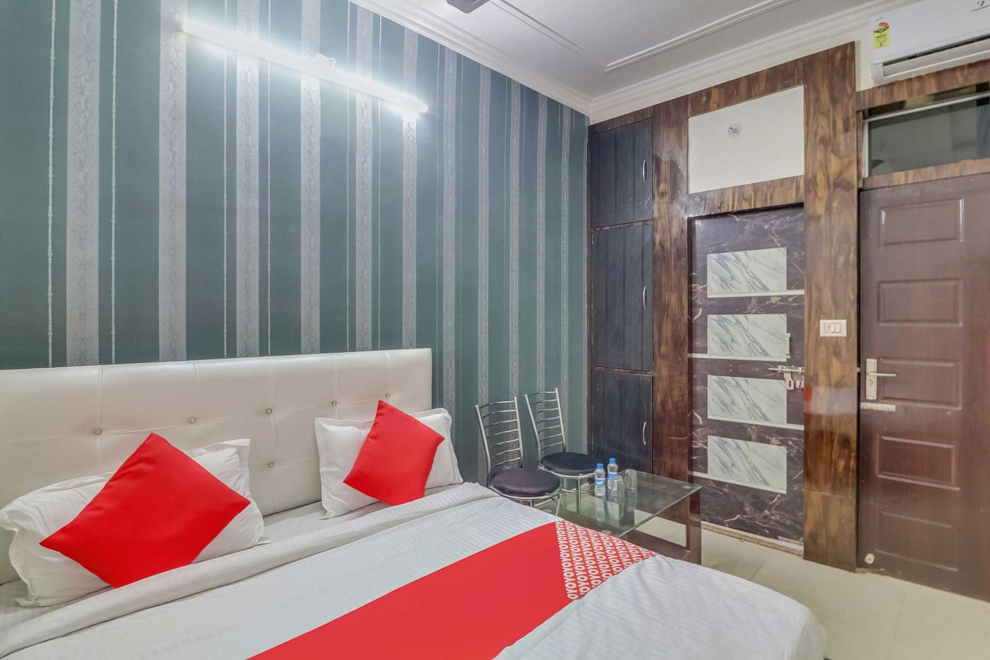 Hotel O Rodstar Chinhat Kültér fotó